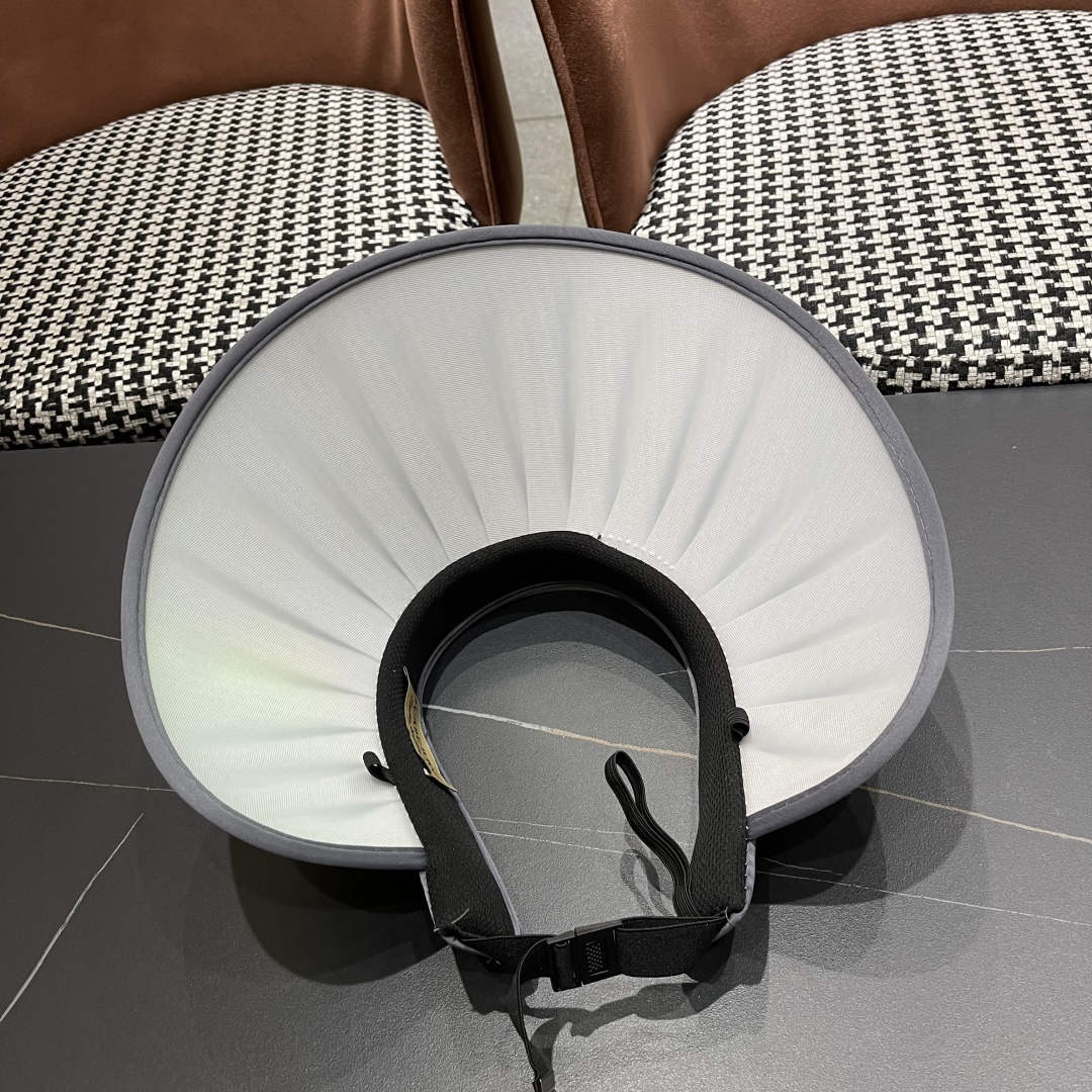  巴宝莉 2025新款帽子女款夏季遮阳防晒帽户外防紫外
线大檐百搭空顶防晒帽