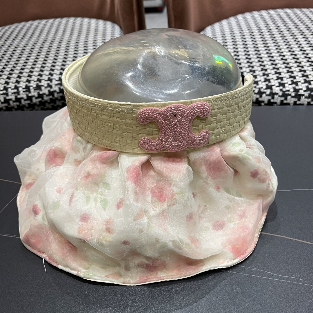  赛琳 夏季新款女花朵出游可收纳发箍贝壳帽空顶防晒
帽百搭遮阳帽沙滩帽