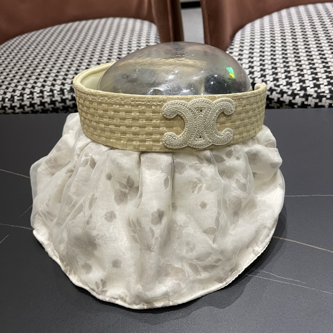  赛琳 夏季新款女花朵出游可收纳发箍贝壳帽空顶防晒
帽百搭遮阳帽沙滩帽