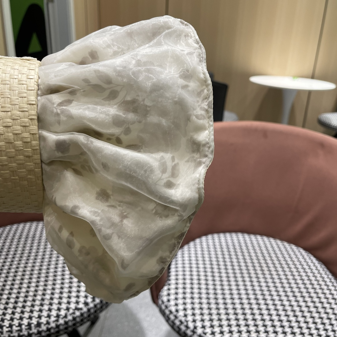  赛琳 夏季新款女花朵出游可收纳发箍贝壳帽空顶防晒
帽百搭遮阳帽沙滩帽