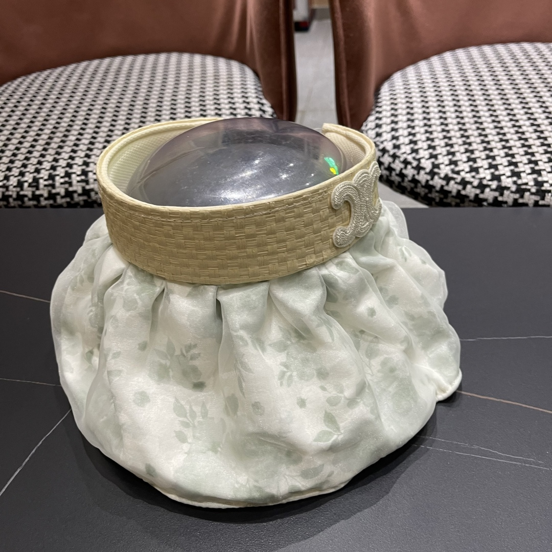  赛琳 夏季新款女花朵出游可收纳发箍贝壳帽空顶防晒
帽百搭遮阳帽沙滩帽