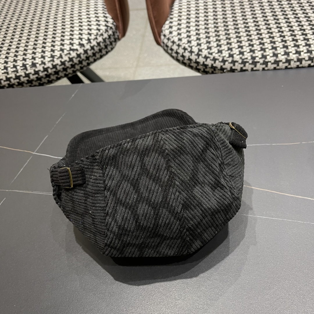  香奈儿 2025 新款豹纹前进帽子女生经典复古鸭舌帽甜
酷辣妺个性蓓蕾帽