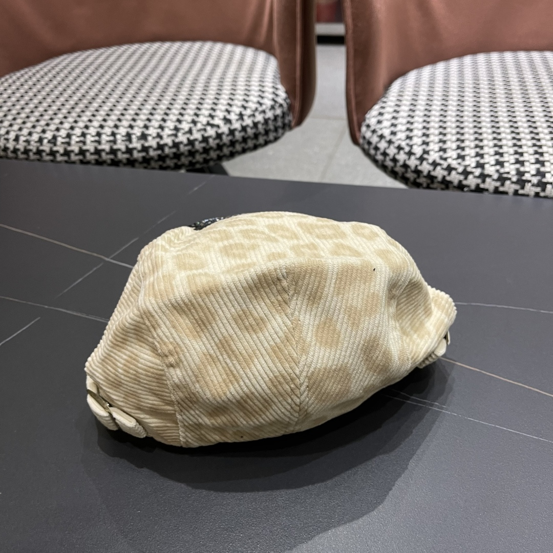  香奈儿 2025 新款豹纹前进帽子女生经典复古鸭舌帽甜
酷辣妺个性蓓蕾帽