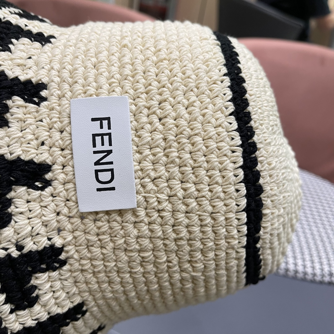  芬迪 春秋韩版手工编织小众绣花盆帽薄款气质出街显
脸小渔夫帽毛线帽潮