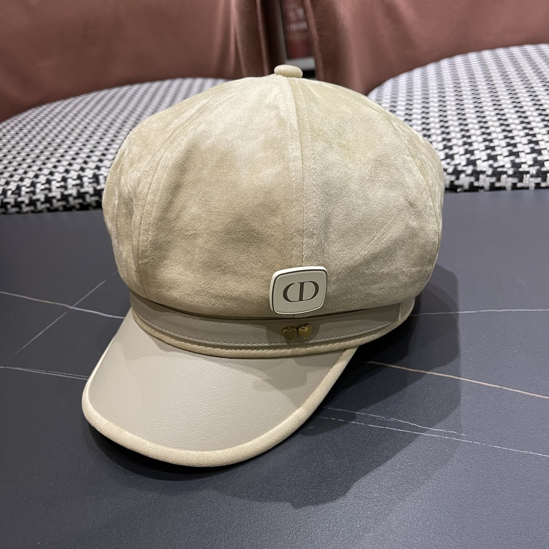  迪奥 春秋季新款气质字母小标皮檐八角帽子
女款百搭品脸小时尚画家帽潮