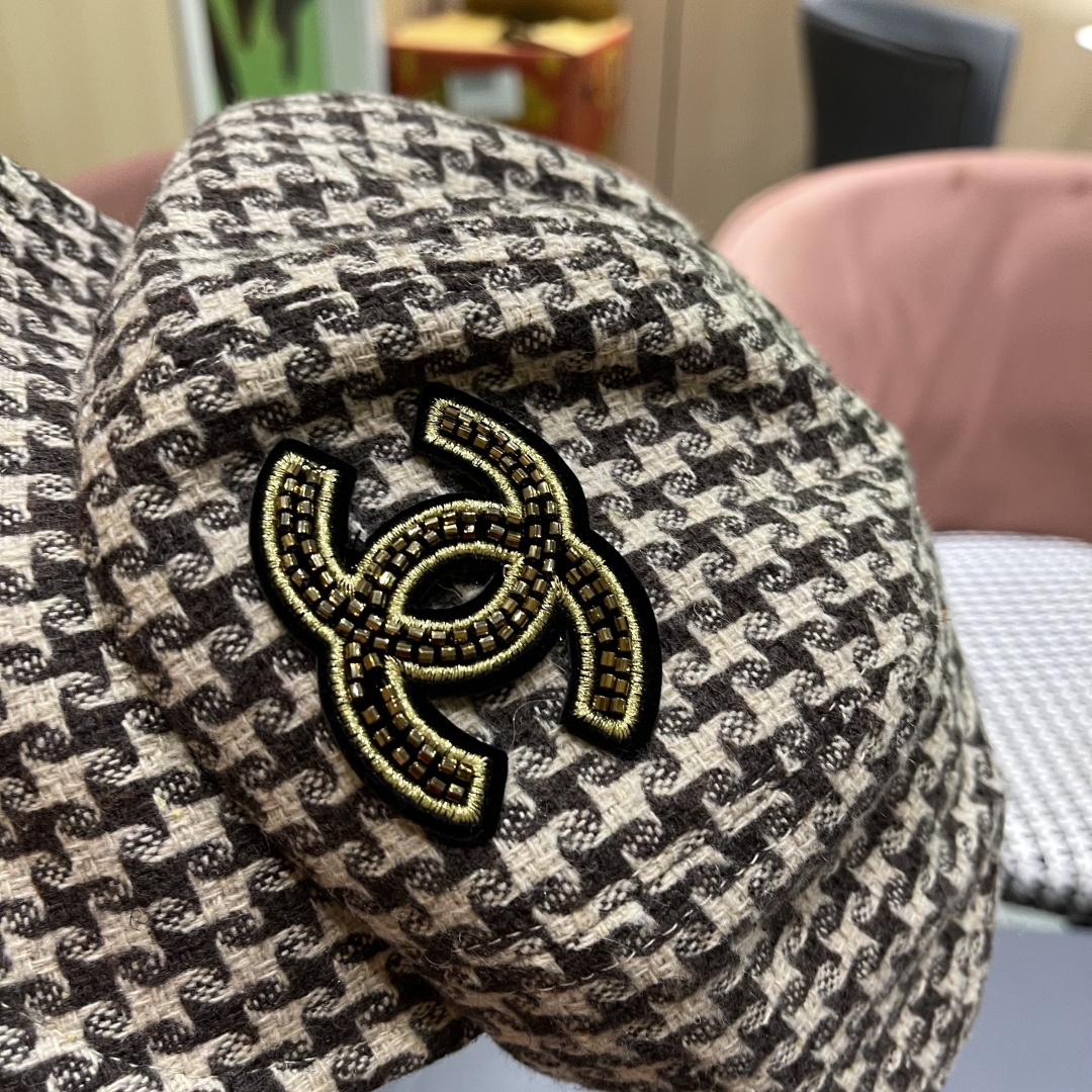  香奈儿 千鸟格云朵八角帽子女时尚秋冬复古英伦画家帽
韩版时尚百搭贝雷帽