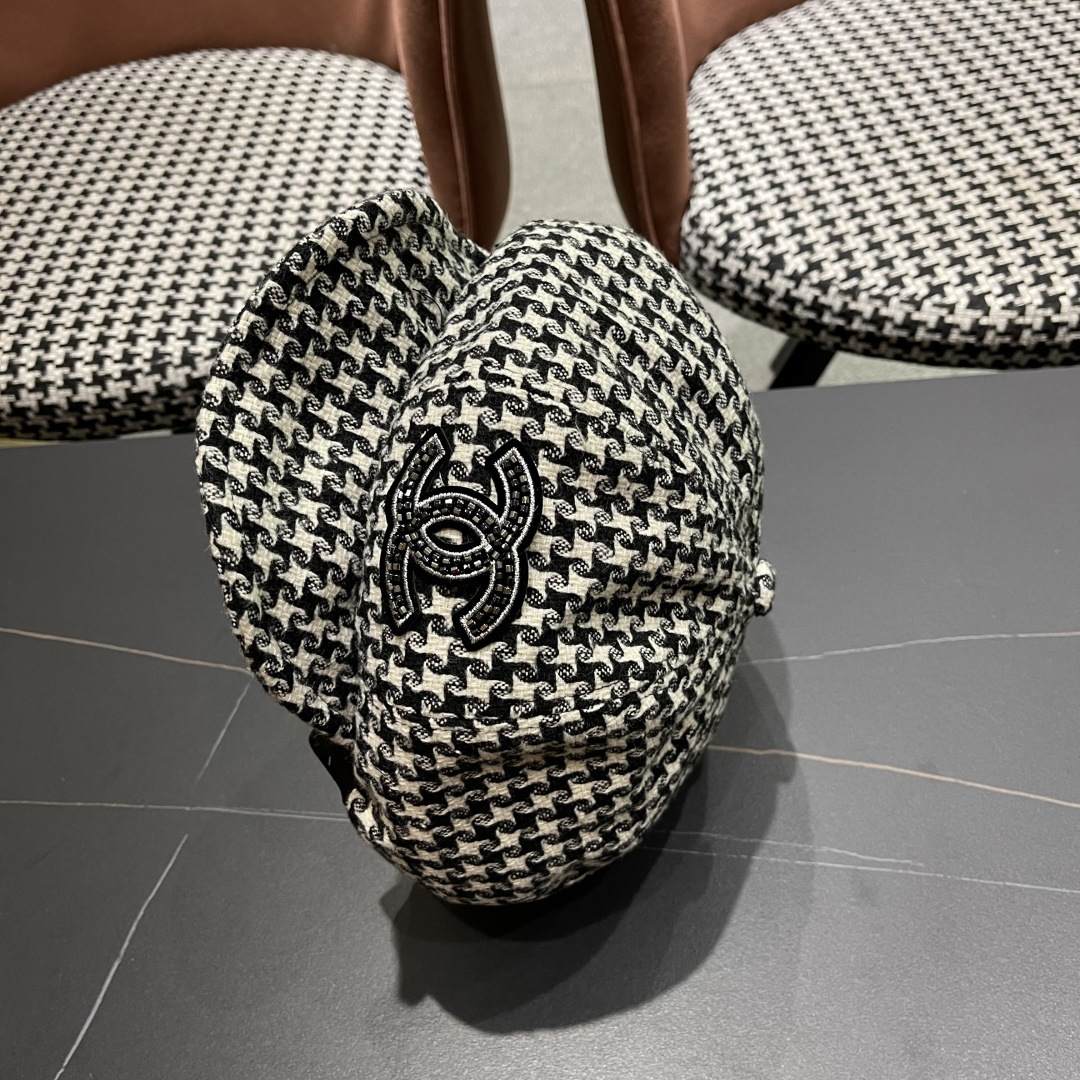  香奈儿 千鸟格云朵八角帽子女时尚秋冬复古英伦画家帽
韩版时尚百搭贝雷帽