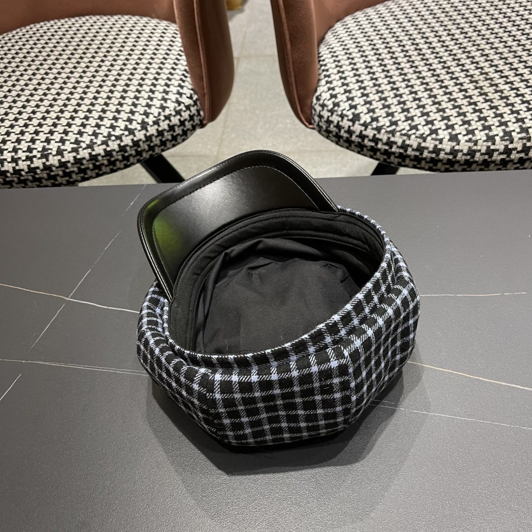  普拉达 2025 新款韩版格纹贝雷帽女春秋百搭显脸小
休闲画家帽潮八角帽