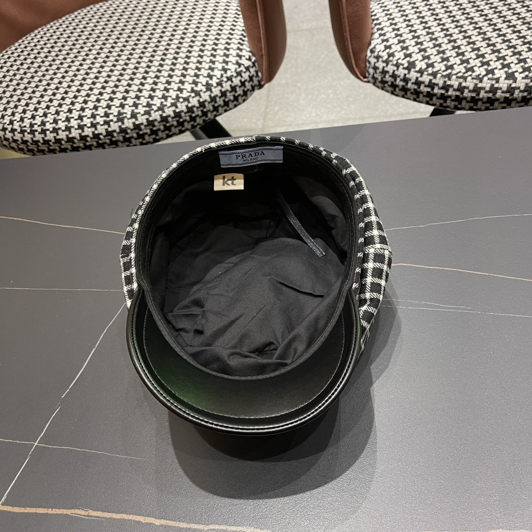  普拉达 2025 新款韩版格纹贝雷帽女春秋百搭显脸小
休闲画家帽潮八角帽