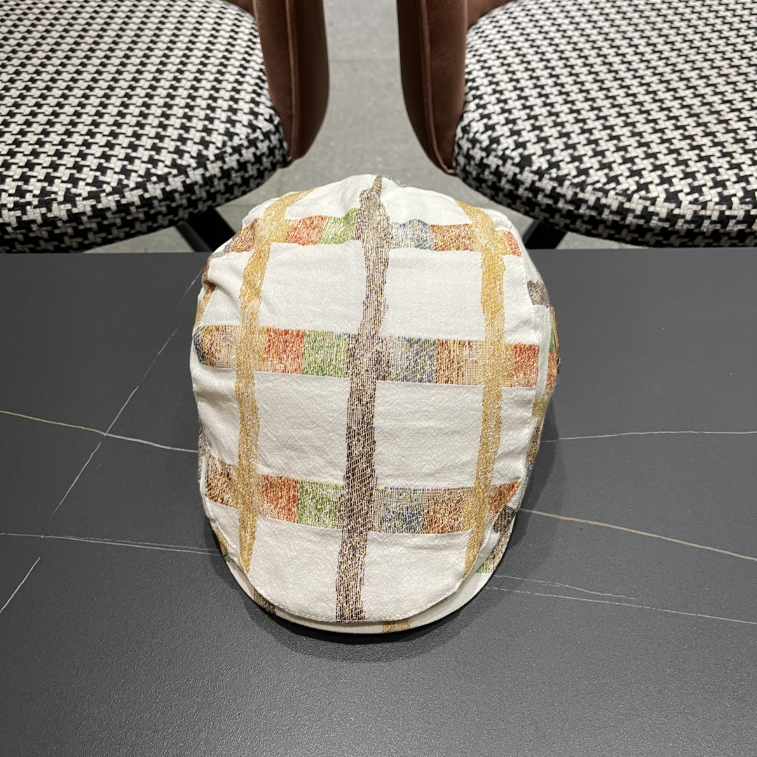  巴黎世家 春夏季男女帽子薄款透气复古英伦格纹潮流前进
帽时尚洋气休闲帽