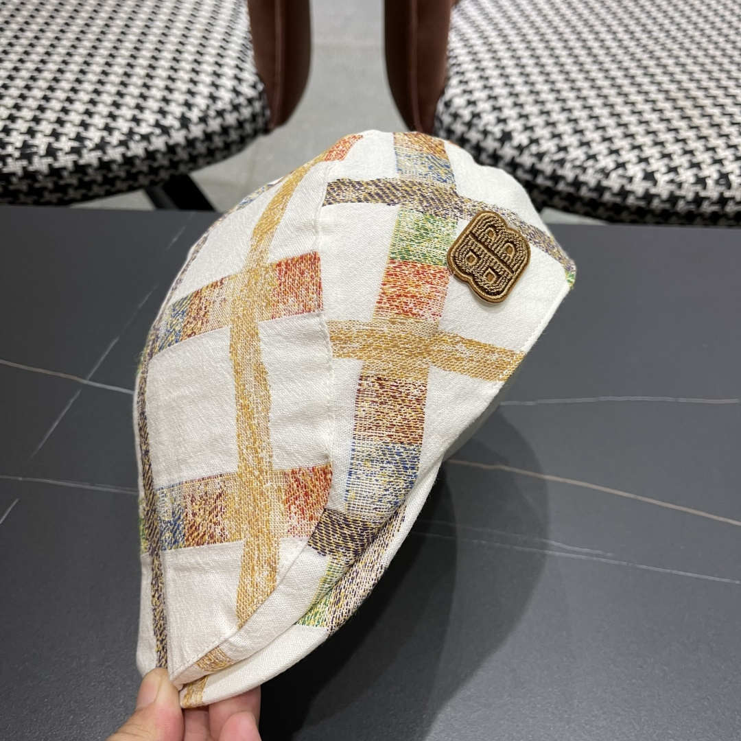  巴黎世家 春夏季男女帽子薄款透气复古英伦格纹潮流前进
帽时尚洋气休闲帽