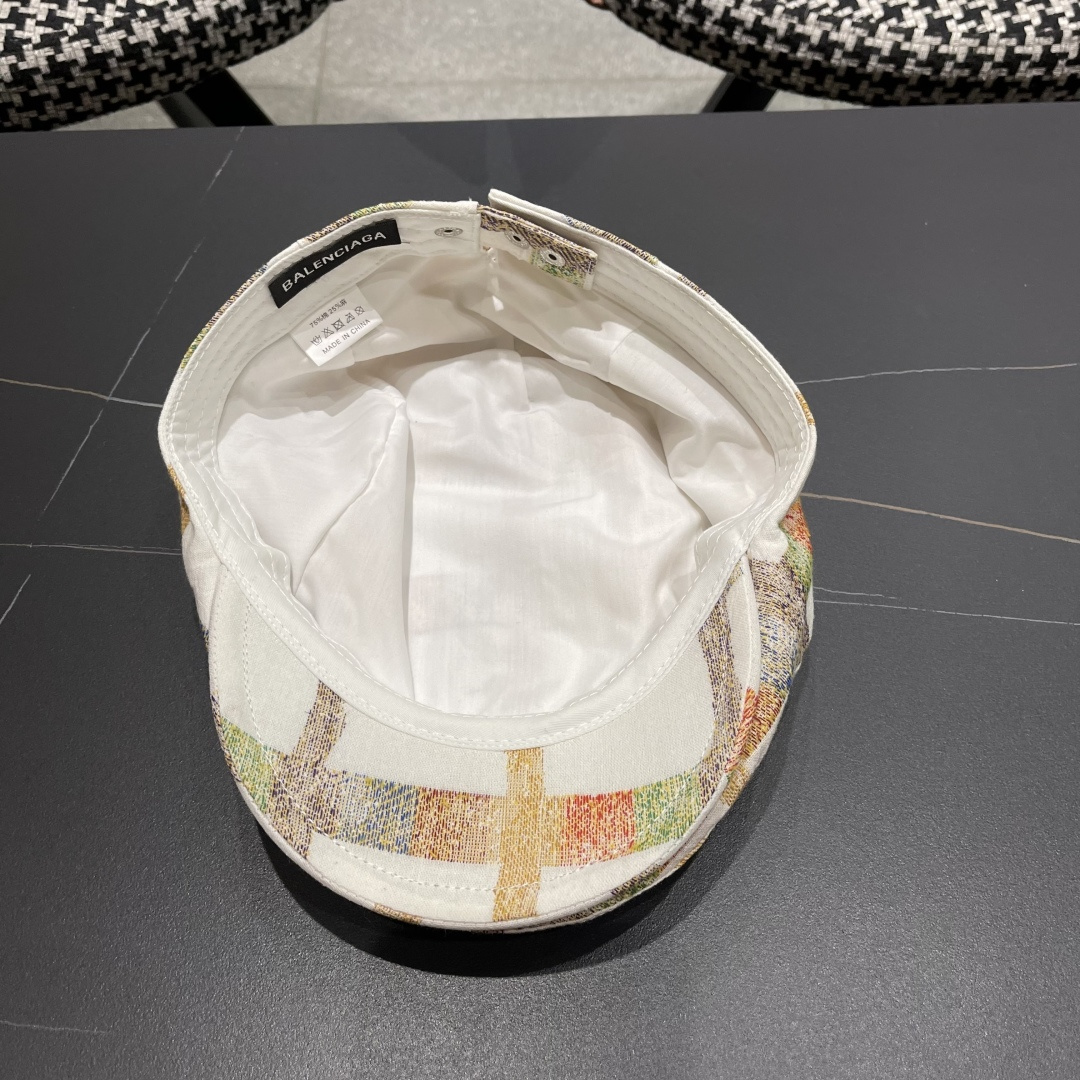  巴黎世家 春夏季男女帽子薄款透气复古英伦格纹潮流前进
帽时尚洋气休闲帽