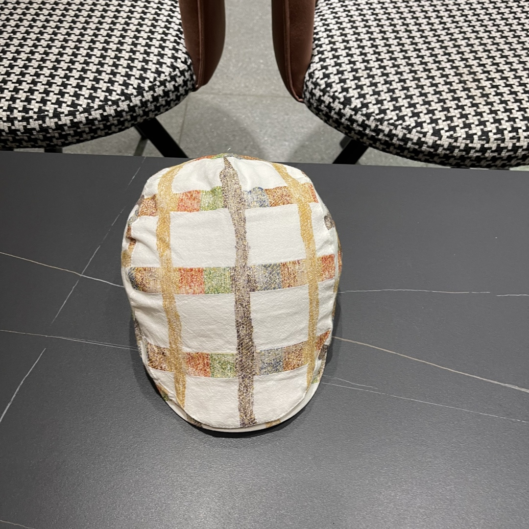  巴黎世家 春夏季男女帽子薄款透气复古英伦格纹潮流前进
帽时尚洋气休闲帽