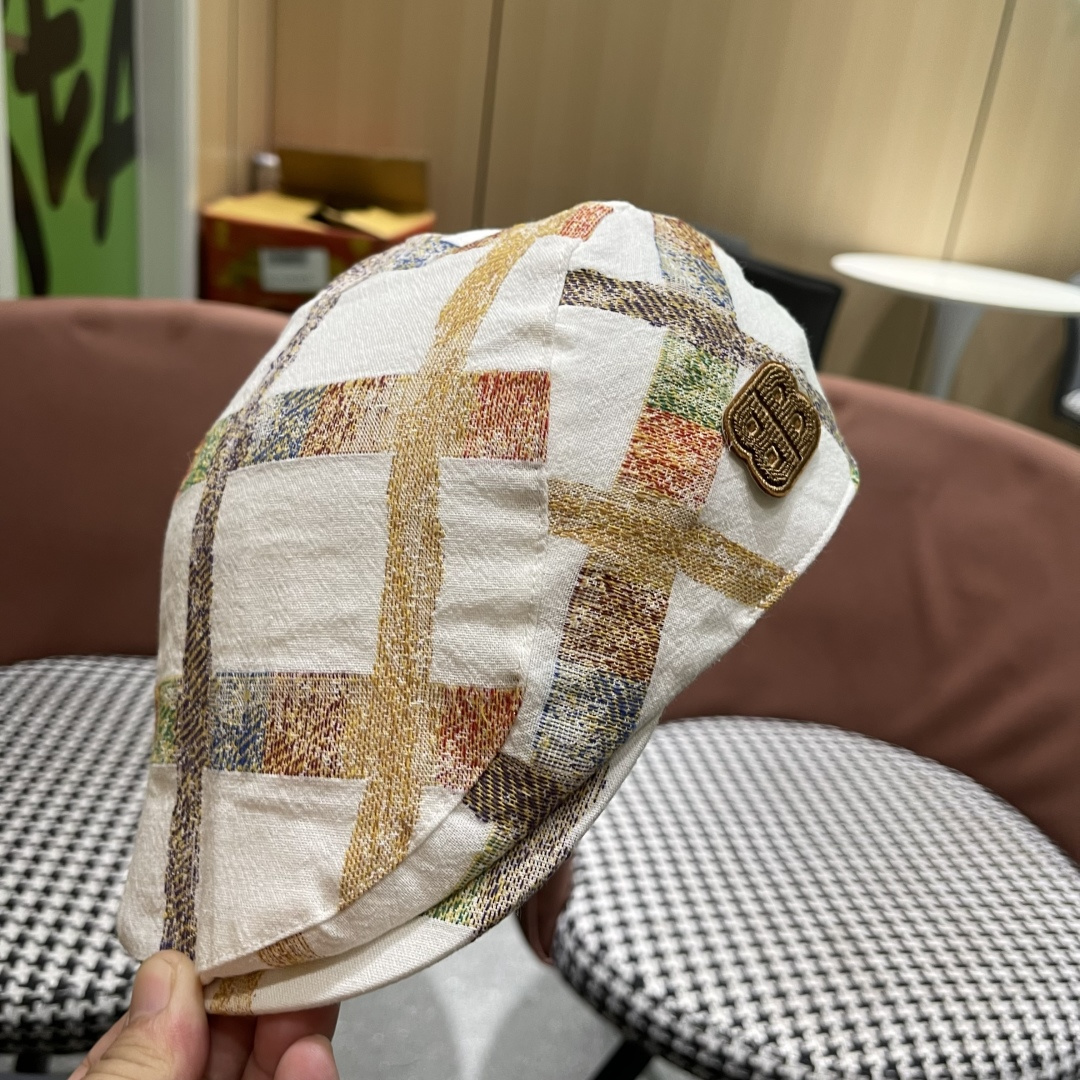  巴黎世家 春夏季男女帽子薄款透气复古英伦格纹潮流前进
帽时尚洋气休闲帽