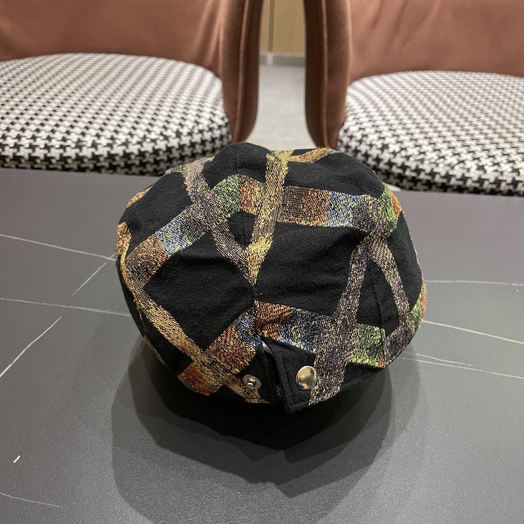  巴黎世家 春夏季男女帽子薄款透气复古英伦格纹潮流前进
帽时尚洋气休闲帽