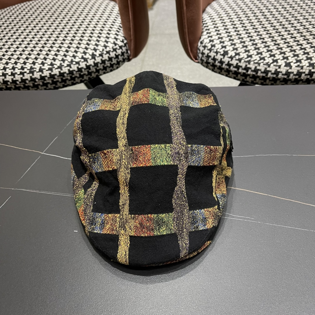  巴黎世家 春夏季男女帽子薄款透气复古英伦格纹潮流前进
帽时尚洋气休闲帽