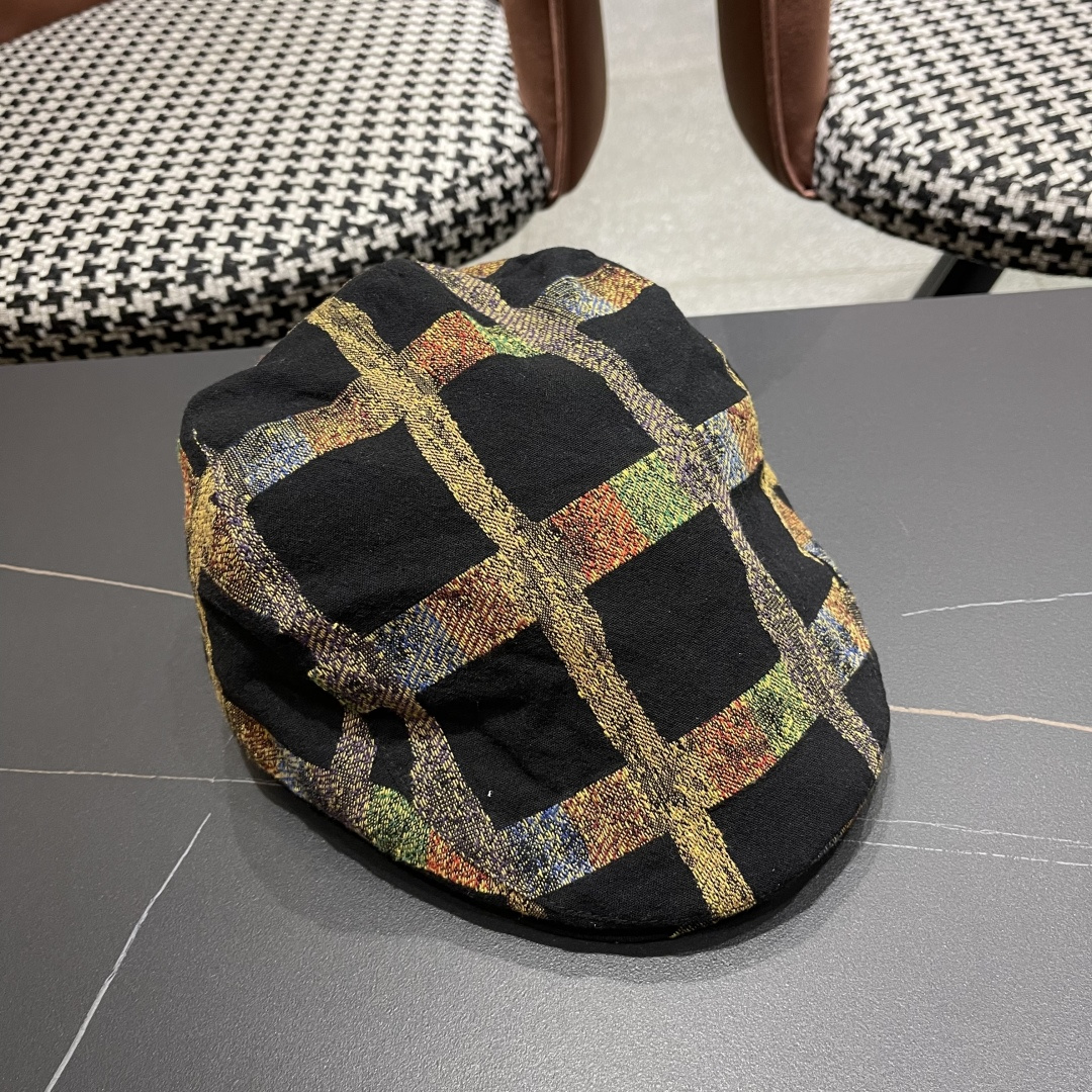  巴黎世家 春夏季男女帽子薄款透气复古英伦格纹潮流前进
帽时尚洋气休闲帽