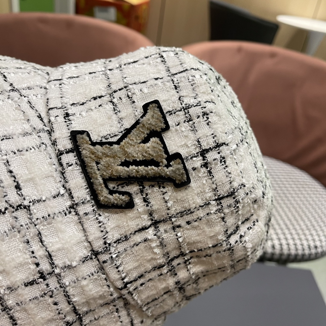  Lv路易威登 2025年新款小标格纹渔夫帽子女春秋时尚遮阳
盆帽可折叠气质显脸小