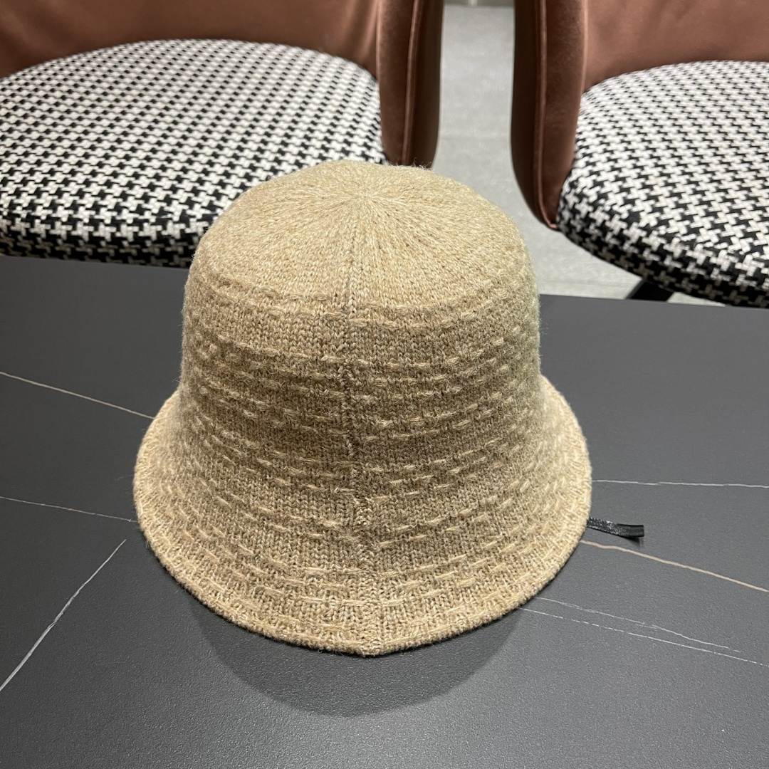 普拉达 日系针织渔夫帽子女春秋编织盆帽韩版潮百
搭遮脸洋气品脸小水桶帽