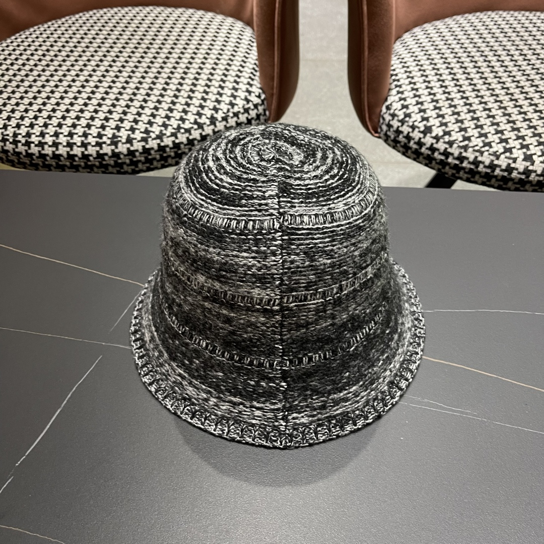  香奈儿 2025混色针织简约新款渔夫帽女士春季气
质百搭防晒水桶帽遮阳盆帽子潮