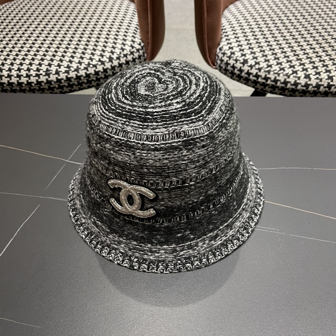  香奈儿 2025混色针织简约新款渔夫帽女士春季气
质百搭防晒水桶帽遮阳盆帽子潮