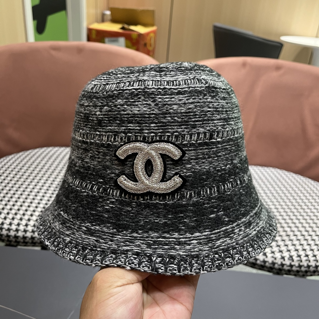  香奈儿 2025混色针织简约新款渔夫帽女士春季气
质百搭防晒水桶帽遮阳盆帽子潮