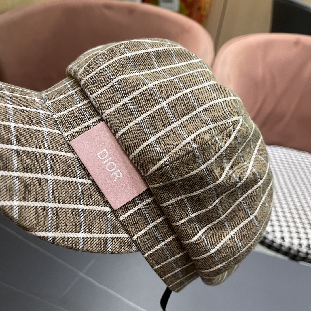  迪奥2025韩版八角帽子女士轻薄格子鸭舌帽秋天学生画家
帽薄款透气贝雷帽