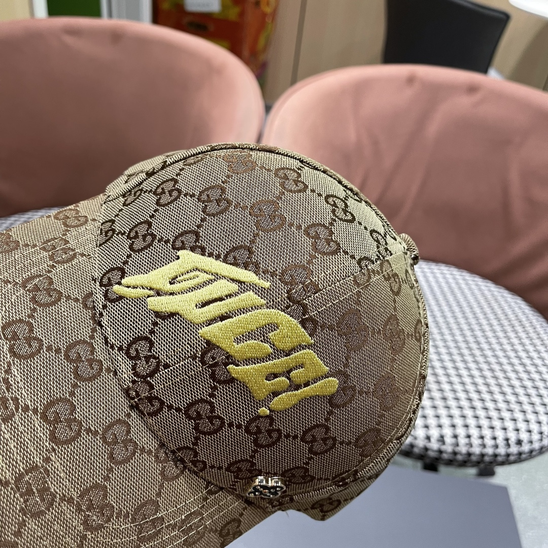  Gucci古奇新款原单棒球帽， 蛇年限定款，专柜11开模订制，完美对花，原版帆布面料，轻盈透气！基础头
