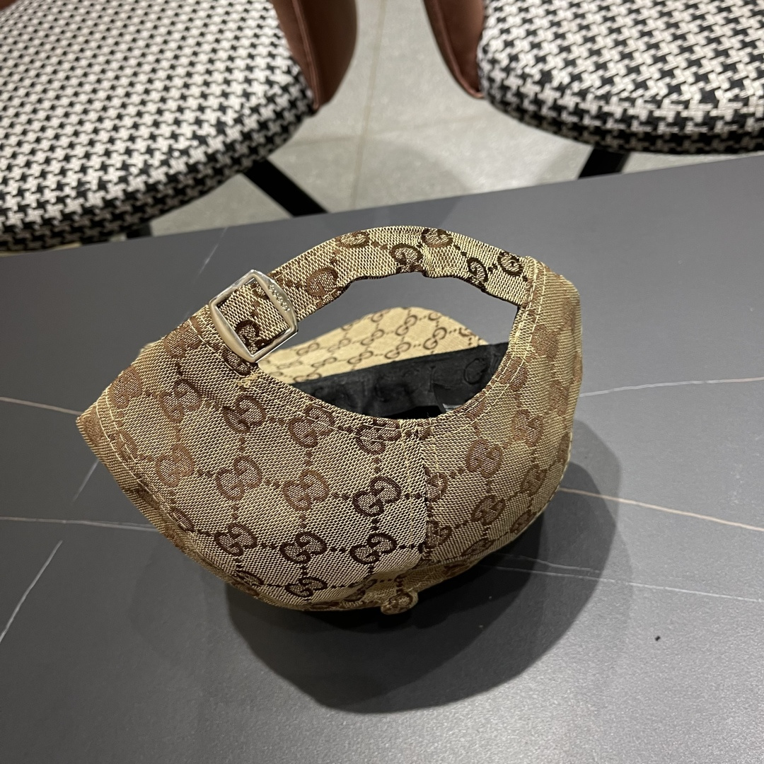  Gucci古奇新款原单棒球帽， 蛇年限定款，专柜11开模订制，完美对花，原版帆布面料，轻盈透气！基础头