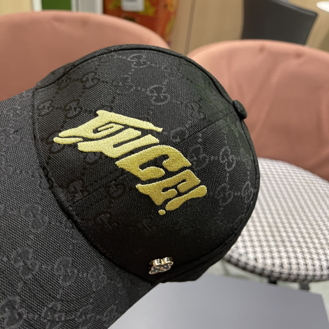  Gucci古奇新款原单棒球帽， 蛇年限定款，专柜11开模订制，完美对花，原版帆布面料，轻盈透气！基础头
