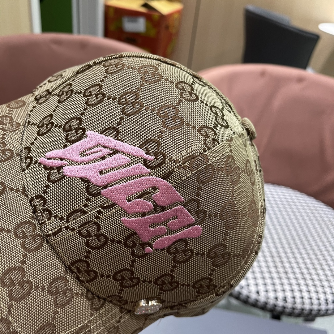  Gucci古奇新款原单棒球帽， 蛇年限定款，专柜11开模订制，完美对花，原版帆布面料，轻盈透气！基础头