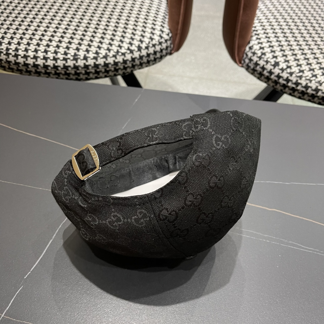  Gucci古奇新款原单棒球帽， 蛇年限定款，专柜11开模订制，完美对花，原版帆布面料，轻盈透气！基础头