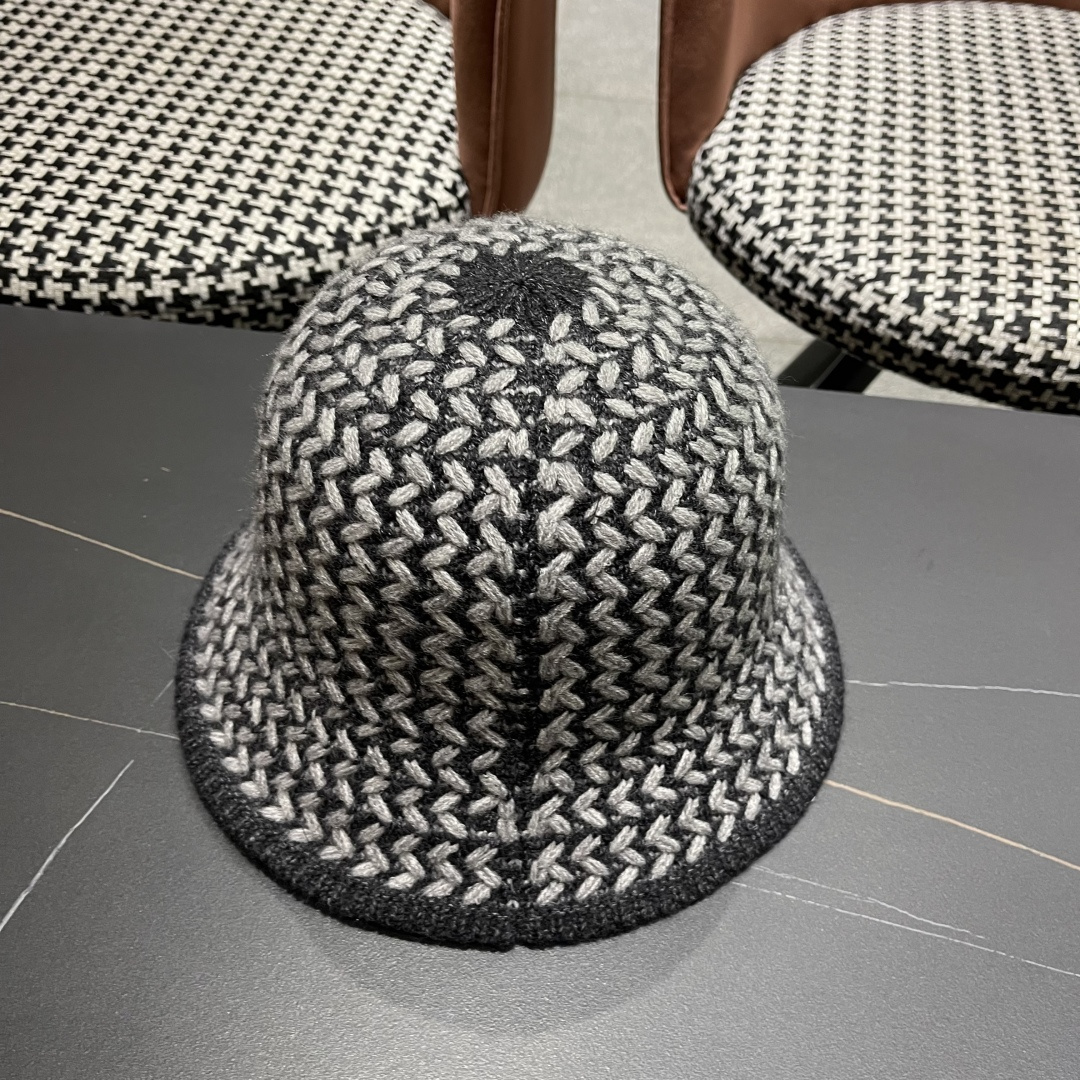  香奈儿 网红同款渔夫帽盆帽女士秋冬季保暖圆顶水桶帽
舒适有型韩版潮帽