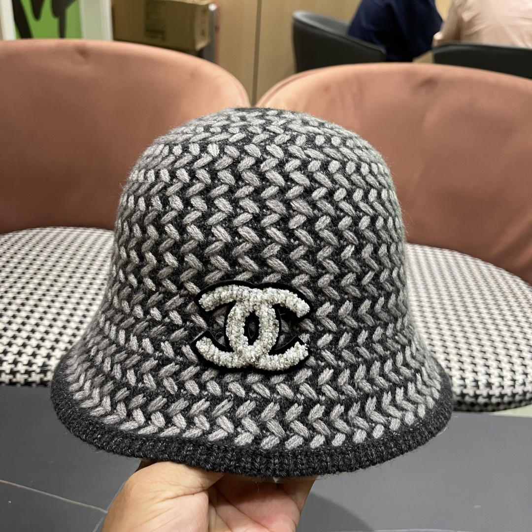  香奈儿 网红同款渔夫帽盆帽女士秋冬季保暖圆顶水桶帽
舒适有型韩版潮帽