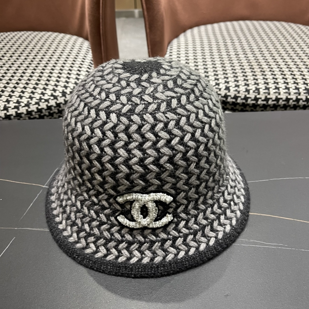  香奈儿 网红同款渔夫帽盆帽女士秋冬季保暖圆顶水桶帽
舒适有型韩版潮帽