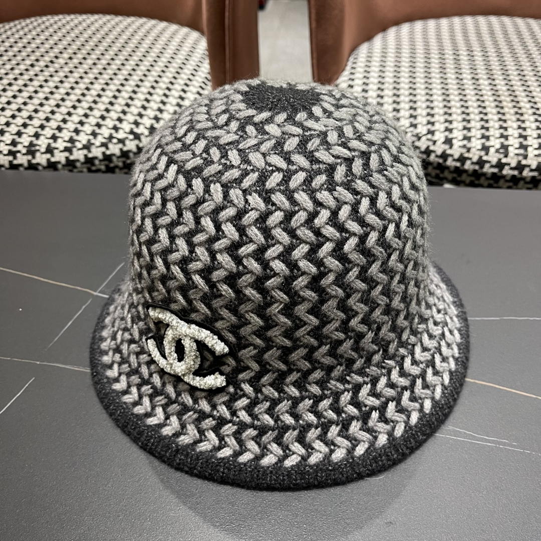  香奈儿 网红同款渔夫帽盆帽女士秋冬季保暖圆顶水桶帽
舒适有型韩版潮帽