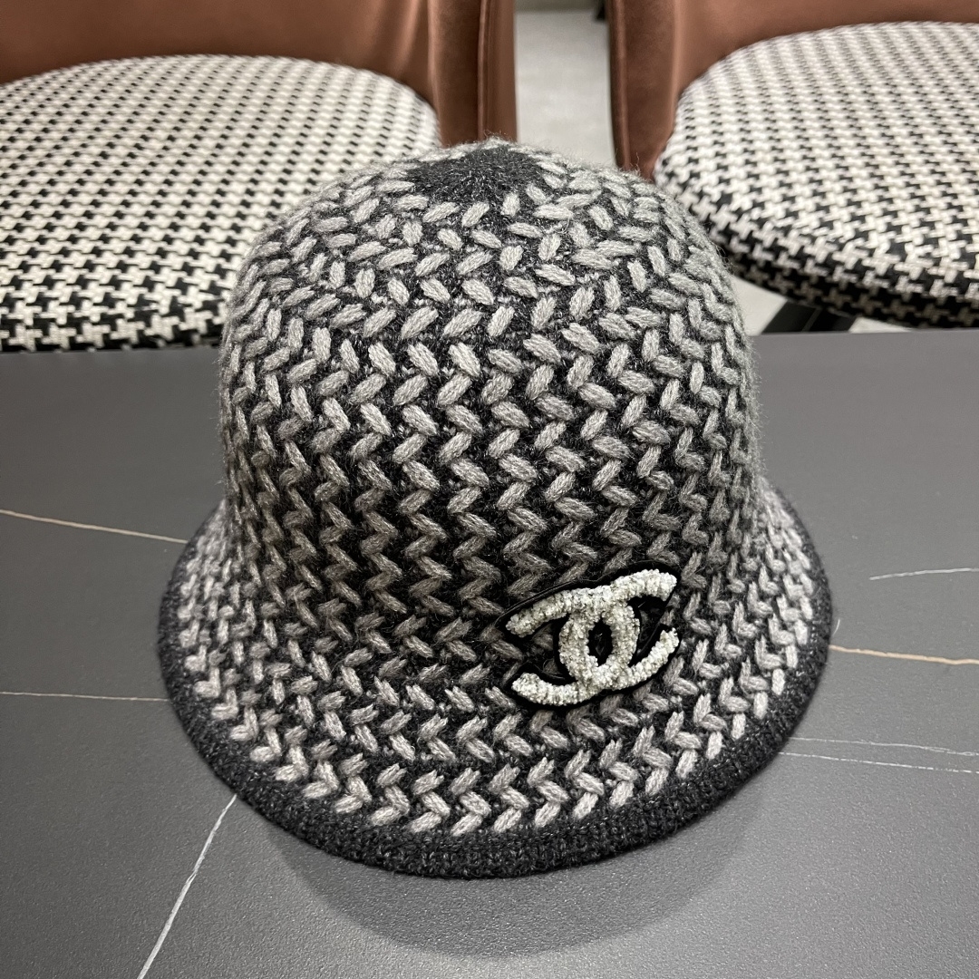  香奈儿 网红同款渔夫帽盆帽女士秋冬季保暖圆顶水桶帽
舒适有型韩版潮帽