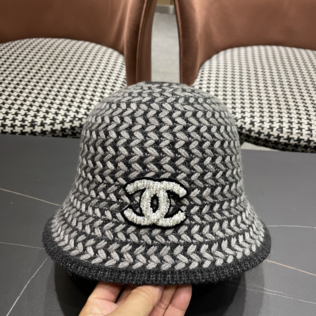  香奈儿 网红同款渔夫帽盆帽女士秋冬季保暖圆顶水桶帽
舒适有型韩版潮帽