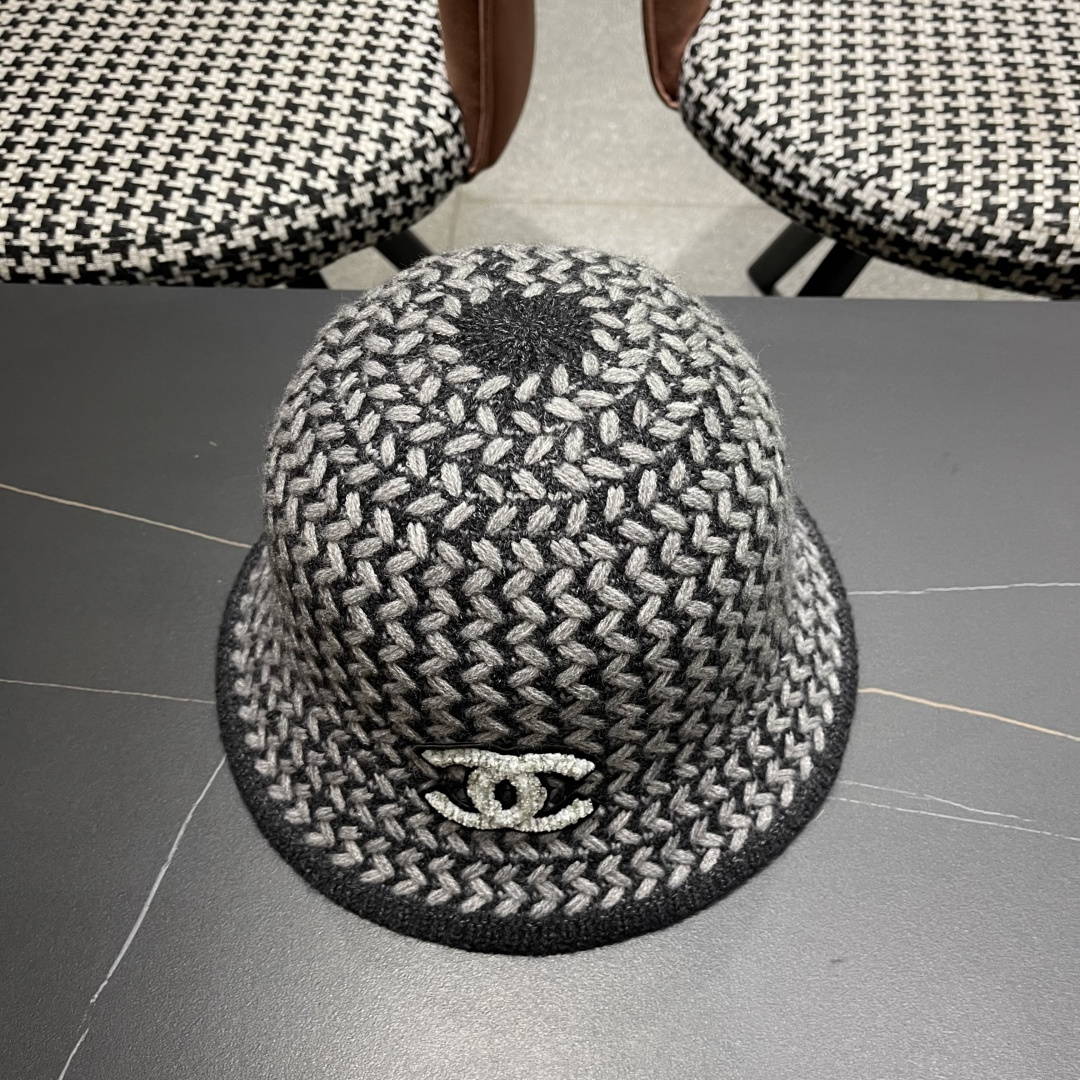  香奈儿 网红同款渔夫帽盆帽女士秋冬季保暖圆顶水桶帽
舒适有型韩版潮帽