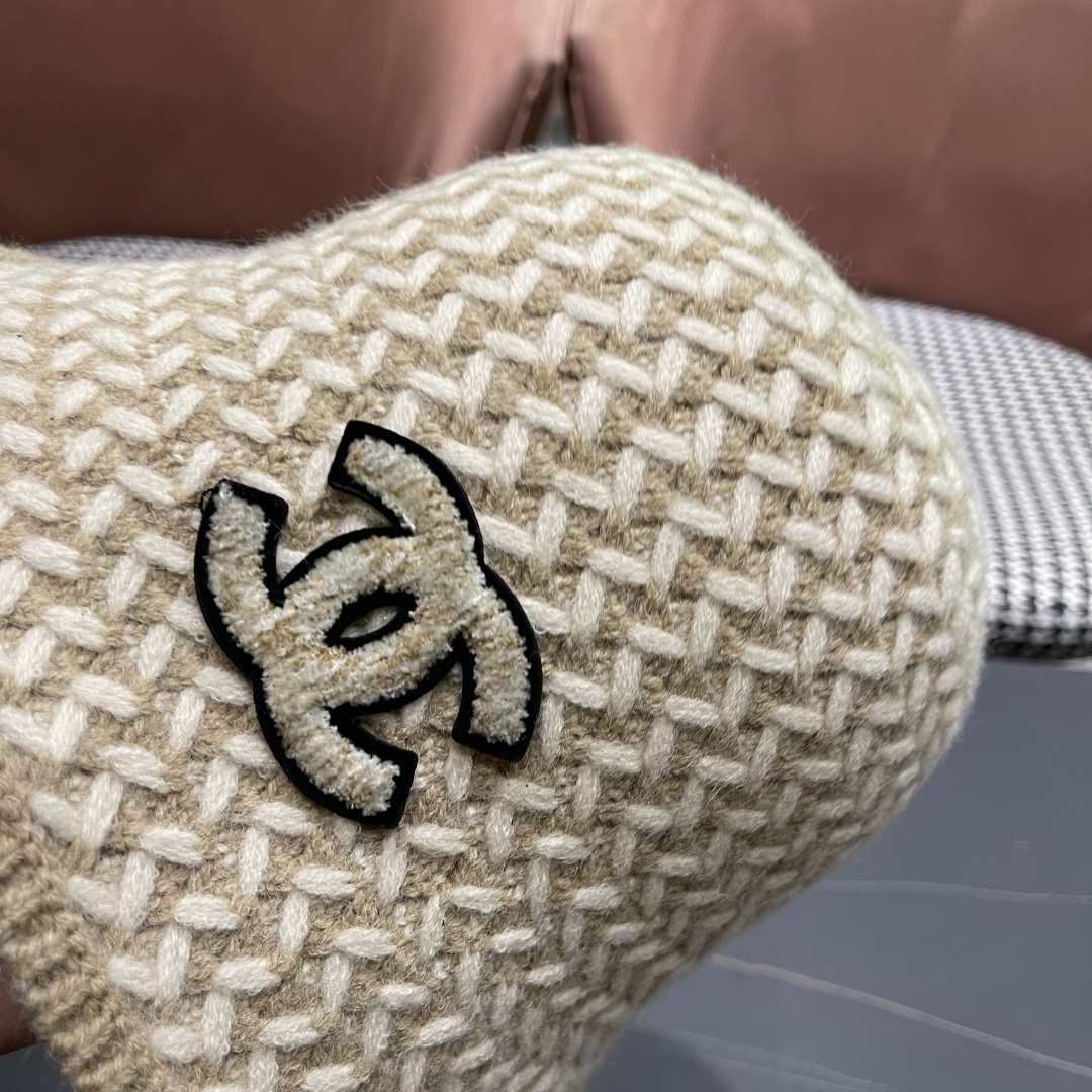  香奈儿 网红同款渔夫帽盆帽女士秋冬季保暖圆顶水桶帽
舒适有型韩版潮帽