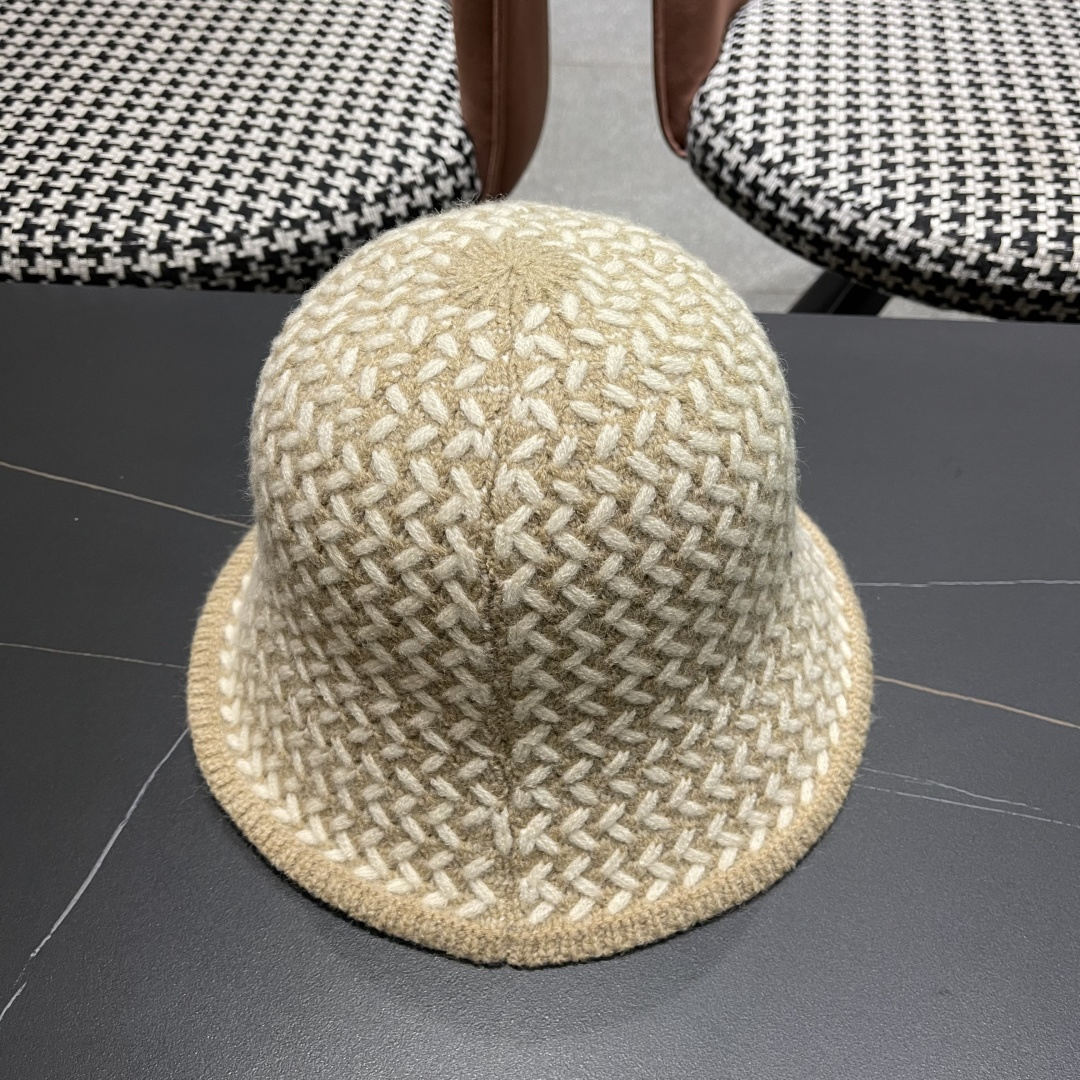  香奈儿 网红同款渔夫帽盆帽女士秋冬季保暖圆顶水桶帽
舒适有型韩版潮帽