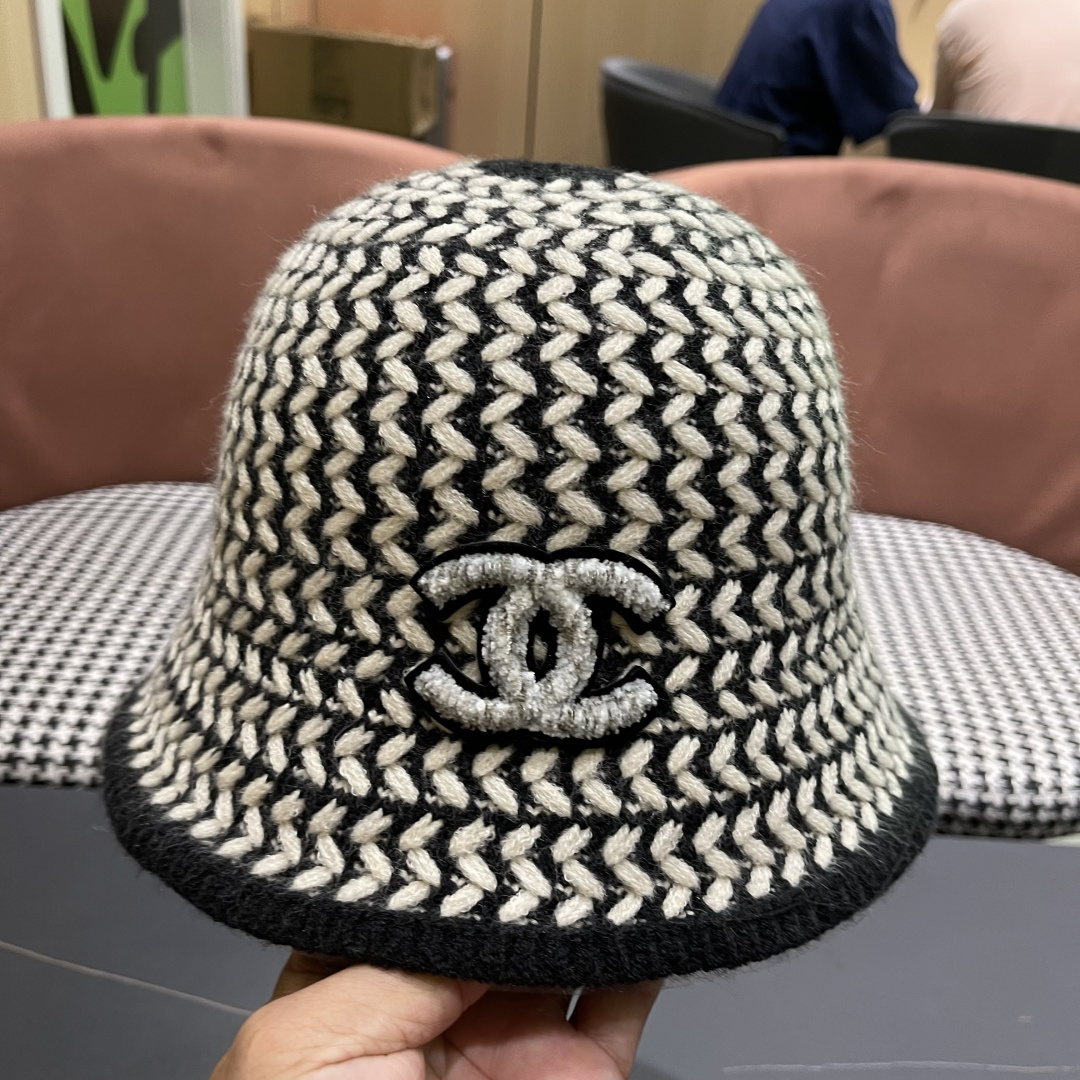  香奈儿 网红同款渔夫帽盆帽女士秋冬季保暖圆顶水桶帽
舒适有型韩版潮帽