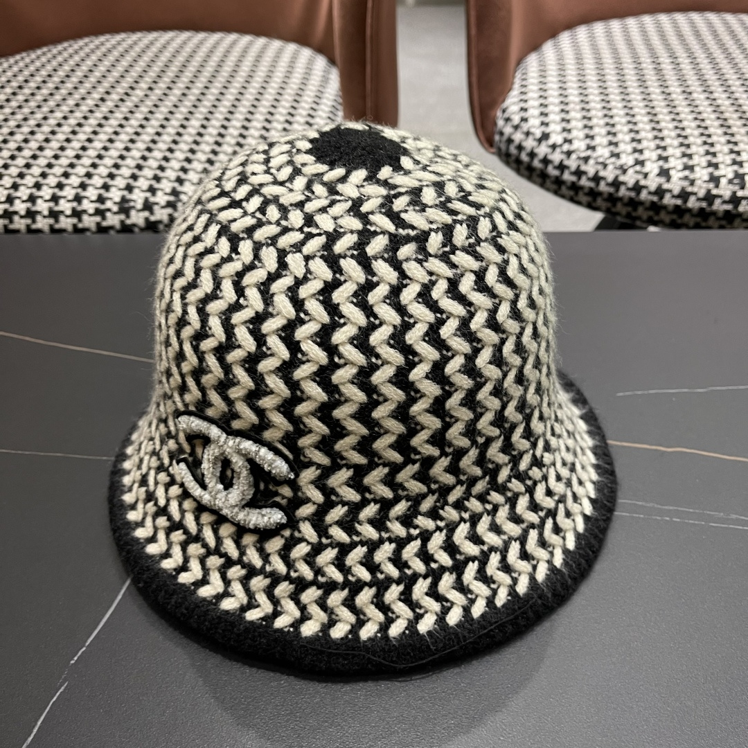  香奈儿 网红同款渔夫帽盆帽女士秋冬季保暖圆顶水桶帽
舒适有型韩版潮帽