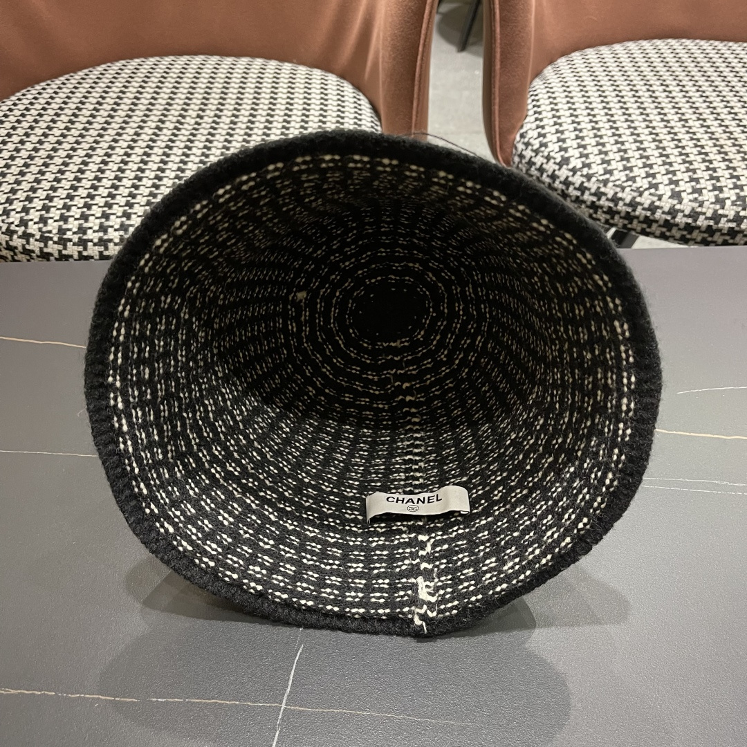  香奈儿 网红同款渔夫帽盆帽女士秋冬季保暖圆顶水桶帽
舒适有型韩版潮帽