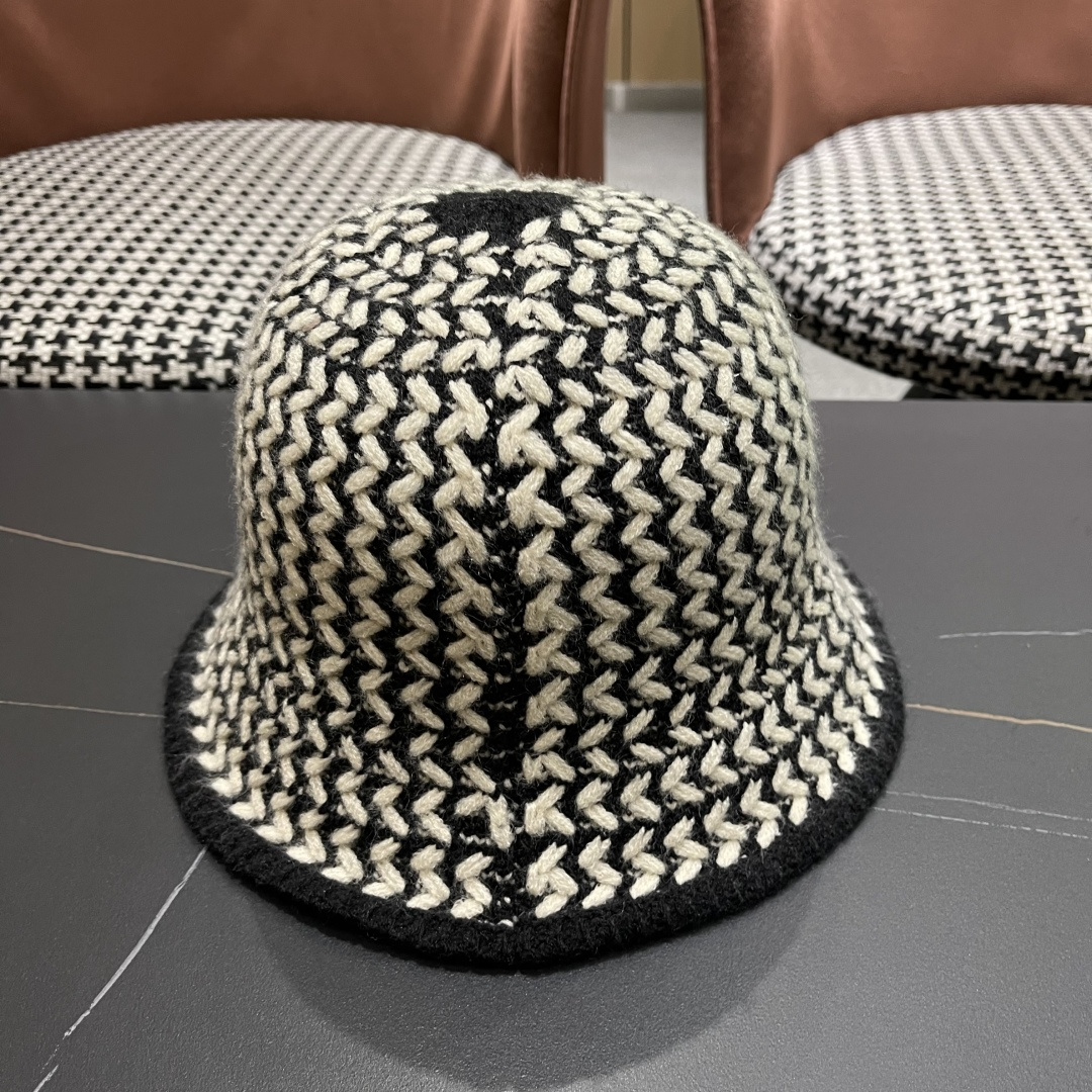  香奈儿 网红同款渔夫帽盆帽女士秋冬季保暖圆顶水桶帽
舒适有型韩版潮帽