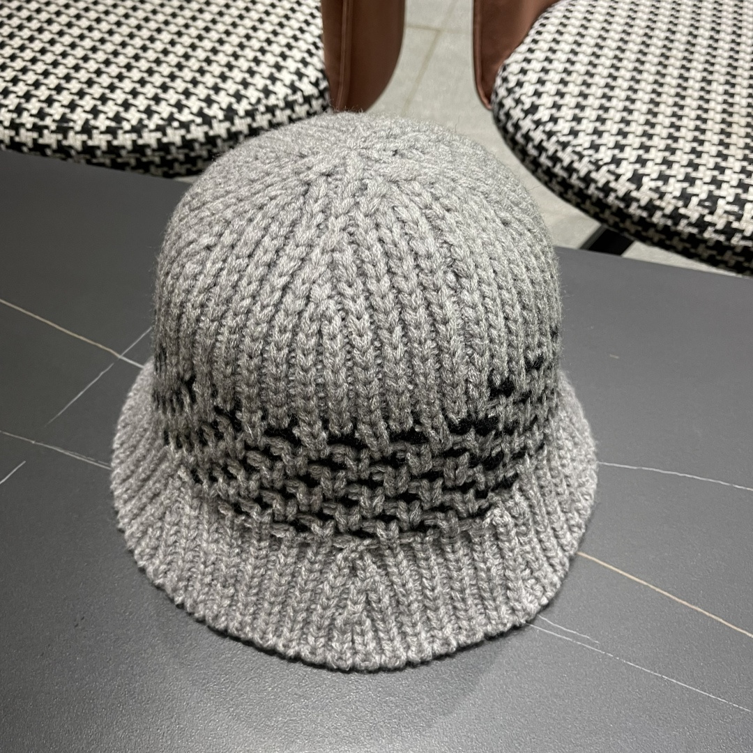  普拉达 日系纯色针织镂空渔夫帽子女秋冬季2025新款盆帽