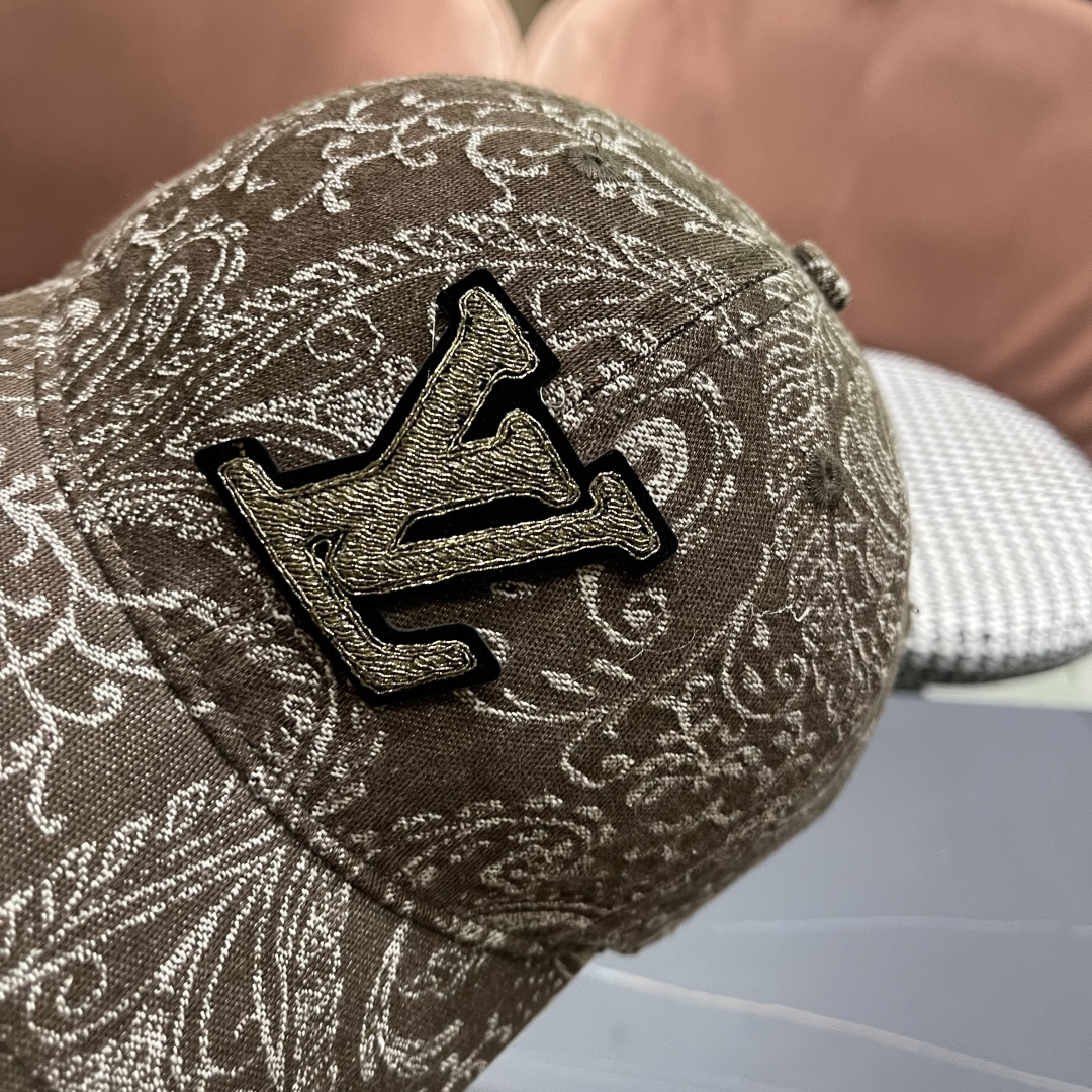  
 Lv路易威登 日韩系花纹做旧休闲复古时尚百搭街
头出游棒球帽画家帽新款