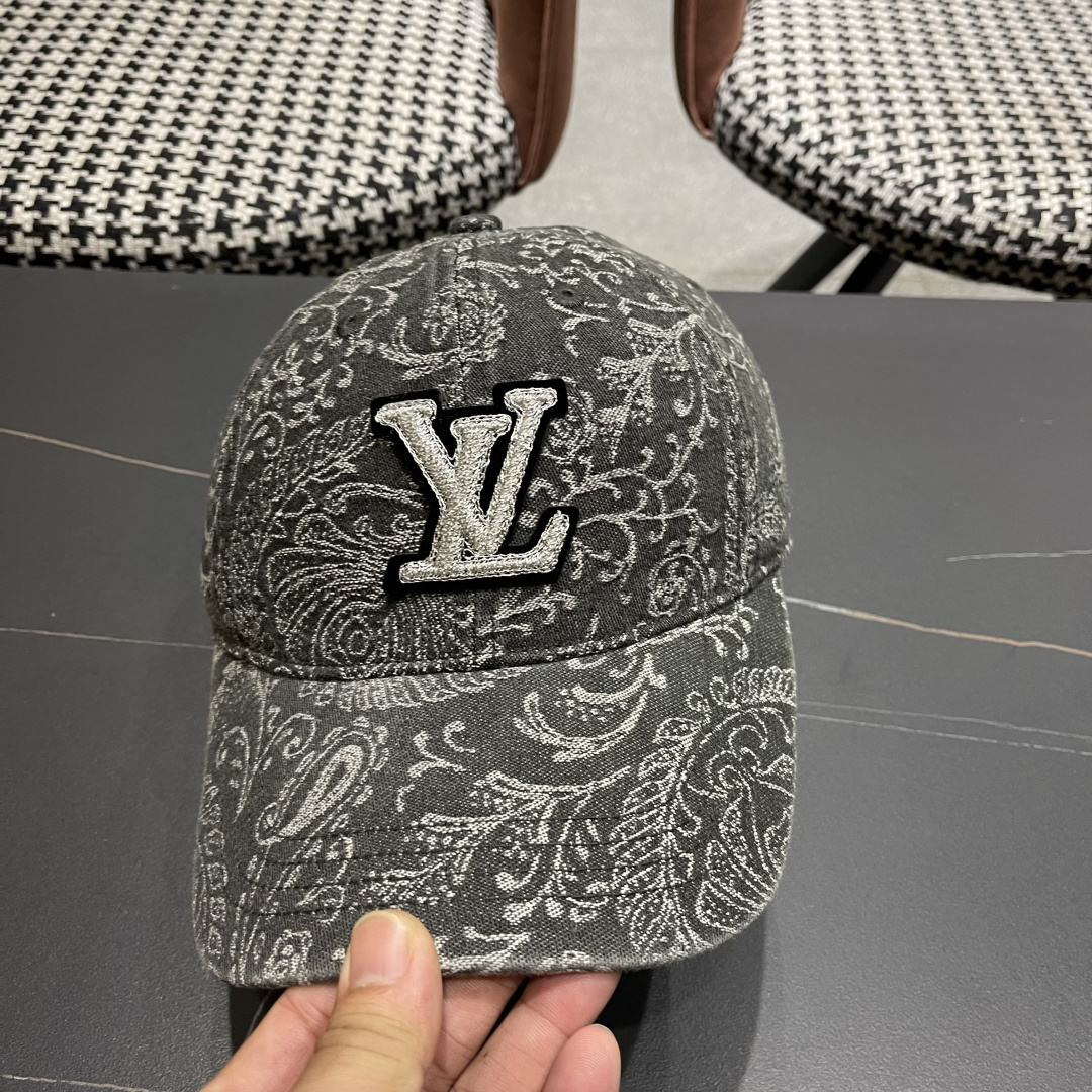  
 Lv路易威登 日韩系花纹做旧休闲复古时尚百搭街
头出游棒球帽画家帽新款