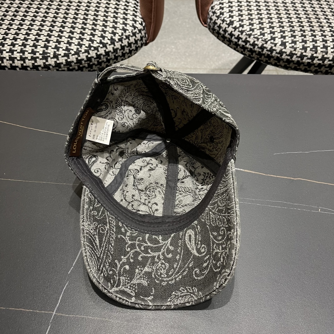  
 Lv路易威登 日韩系花纹做旧休闲复古时尚百搭街
头出游棒球帽画家帽新款