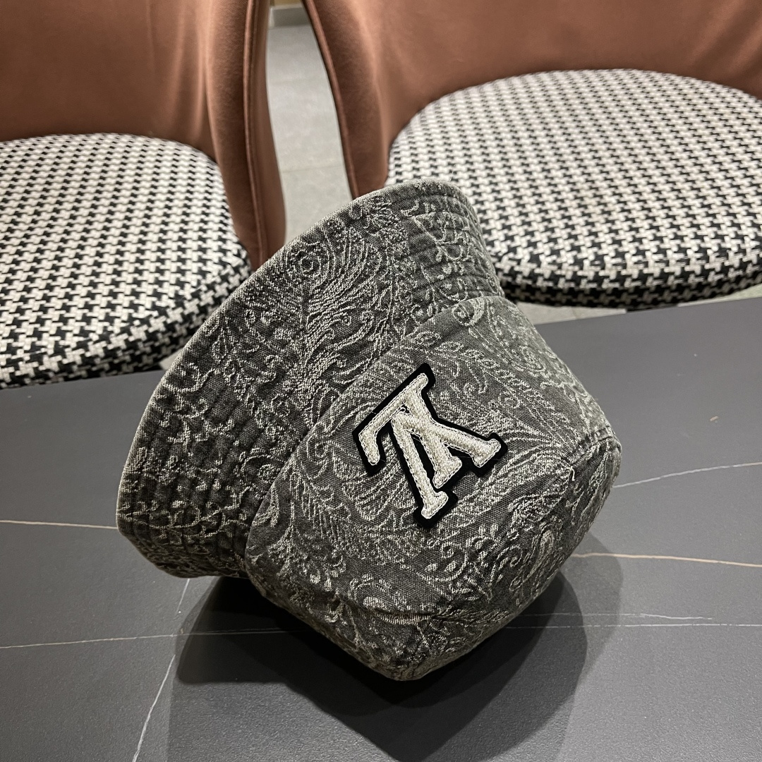  
 Lv路易威登 日韩系花纹做旧休闲复古时尚百搭街
头出游渔夫帽画家帽新款